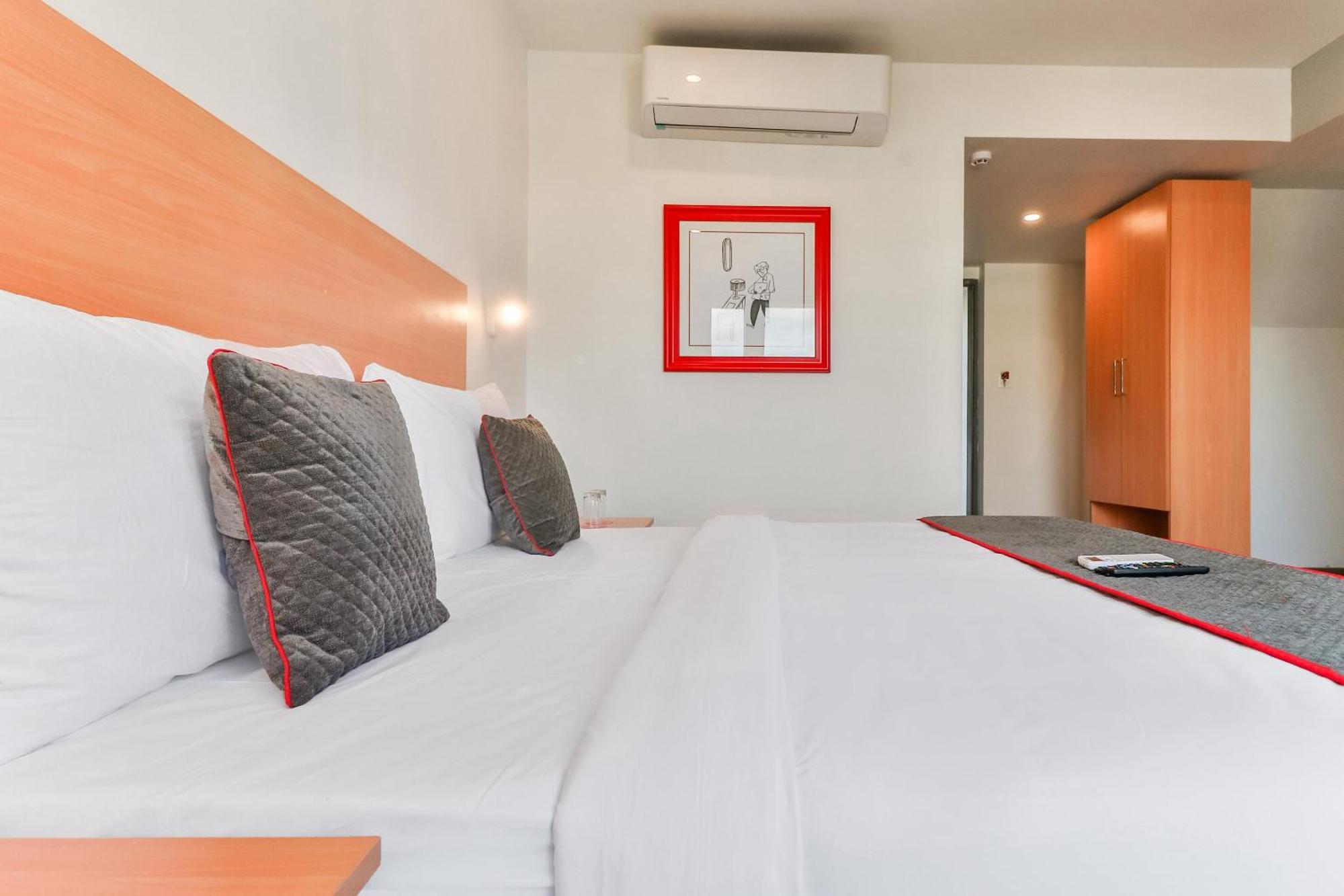 Super Townhouse Reva College University Yelahanka المظهر الخارجي الصورة