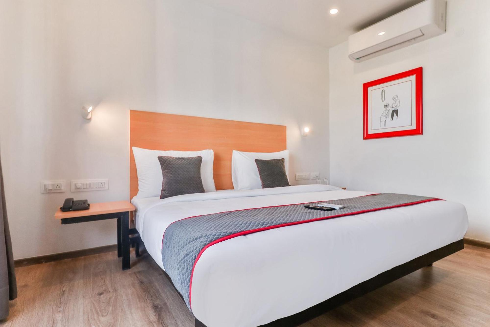 Super Townhouse Reva College University Yelahanka المظهر الخارجي الصورة